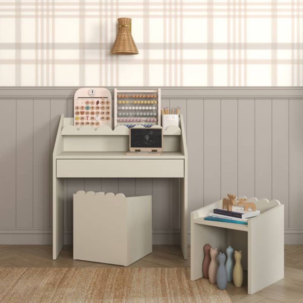 Bellamy Book Nook Montessori stol, latte