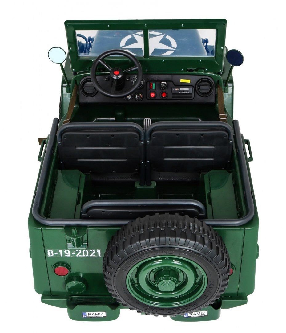 Retro Military Vehicle 4x4 Green