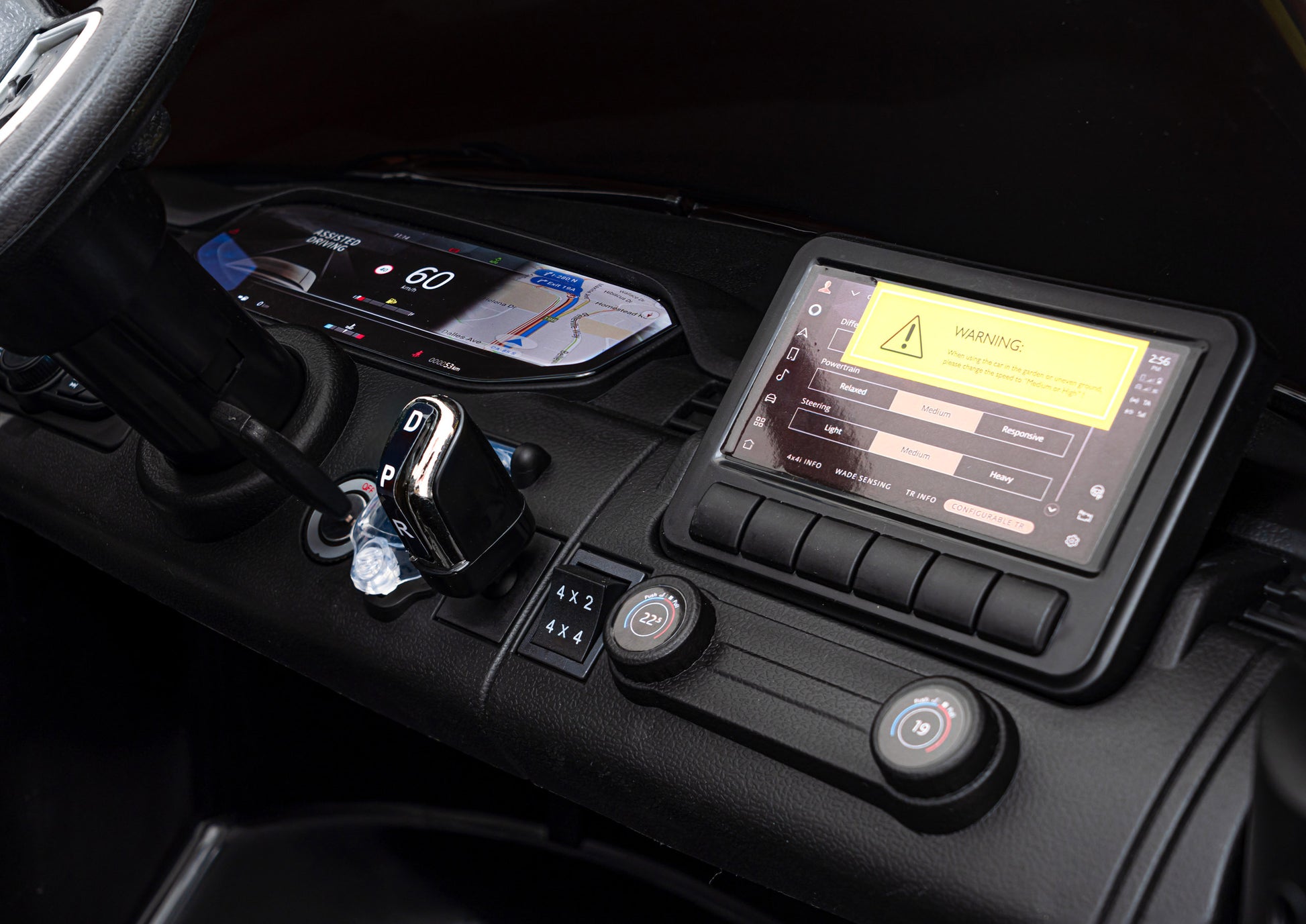 Licencirani auto na akumulator Range Rover SUV Lift 4x4 - DVOSJED - crni