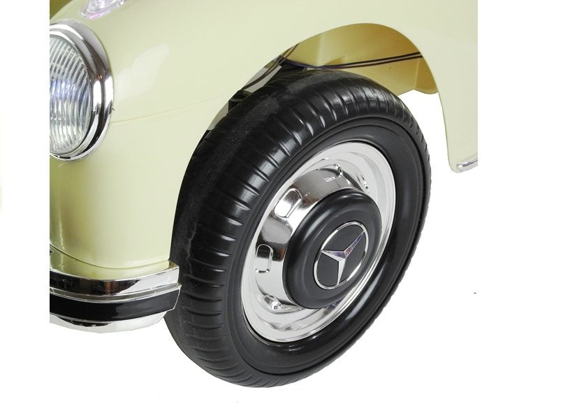 Licencirani auto na akumulator Mercedes 300S - bež/lakirani