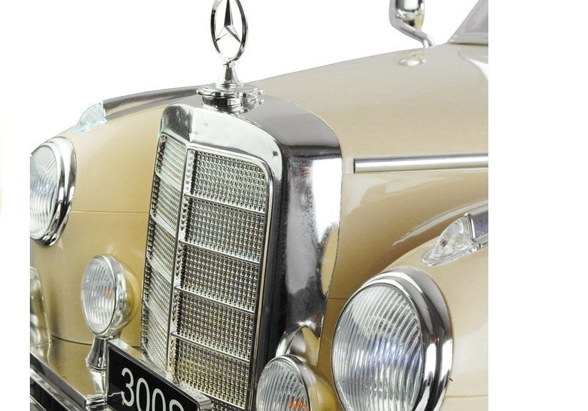 Licencirani auto na akumulator Mercedes 300S - bež/lakirani