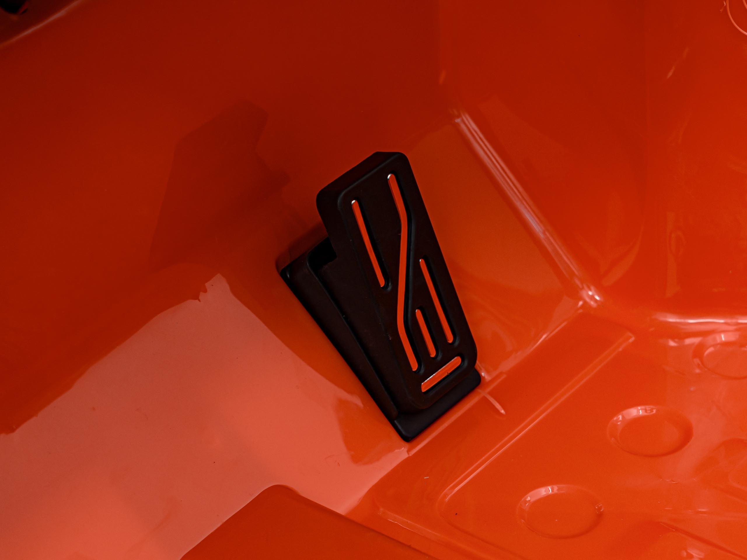 Licencirani auto na akumulator Jeep Wrangler Rubicon 4x4 - narančasti