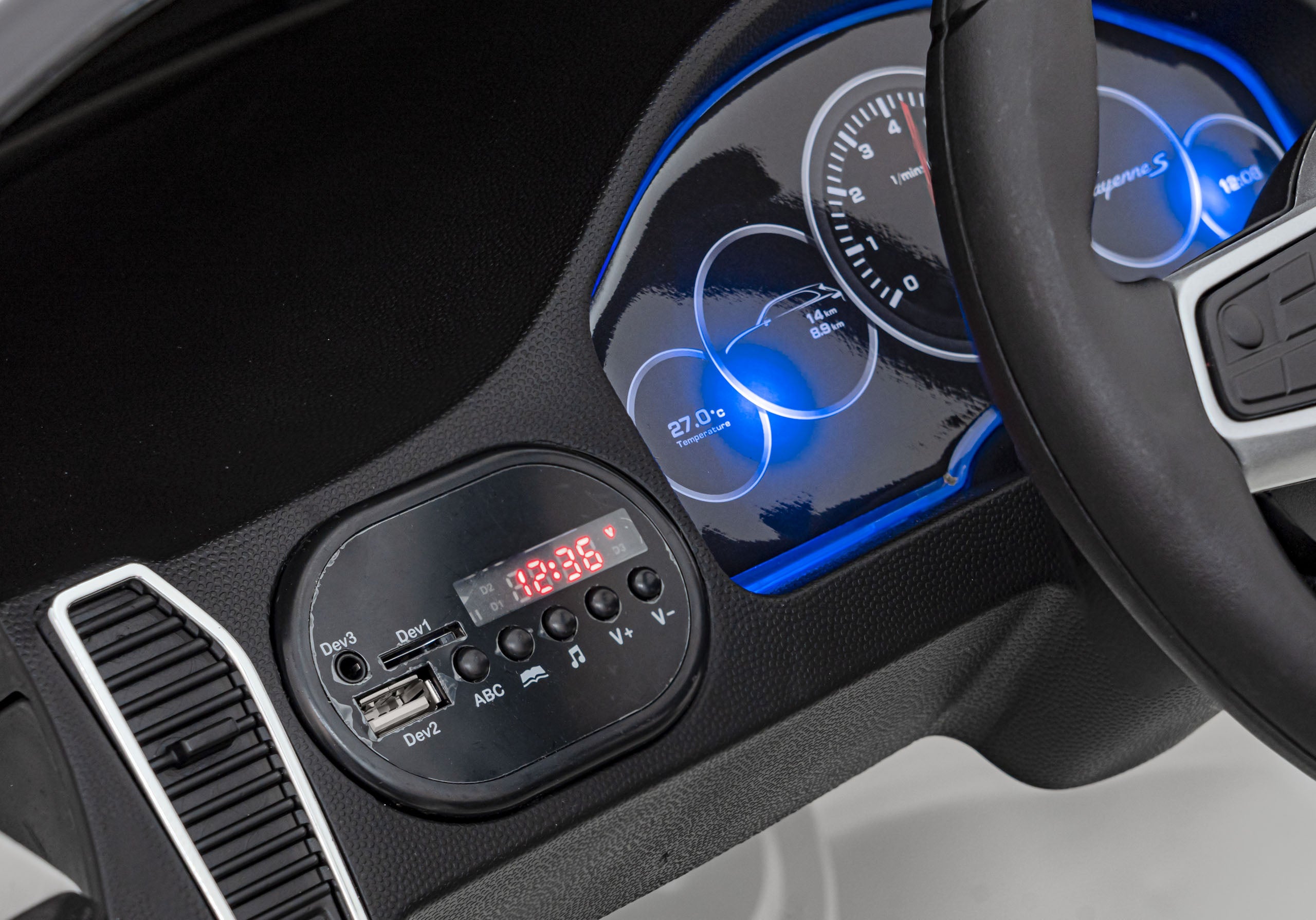 Licencirani auto na akumulator Porsche Cayenne S - bijeli/lakirani