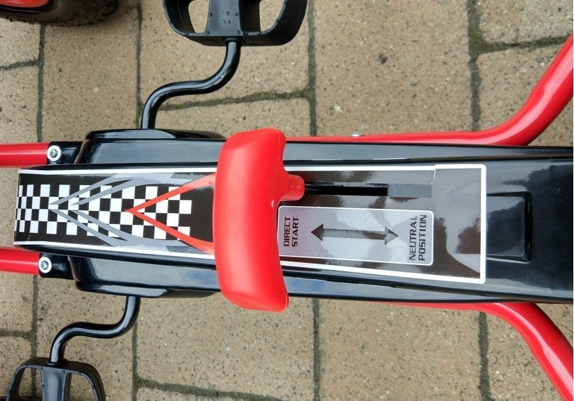 Go-Kart na pedale A-15 s pumpanim kotačima - crveni