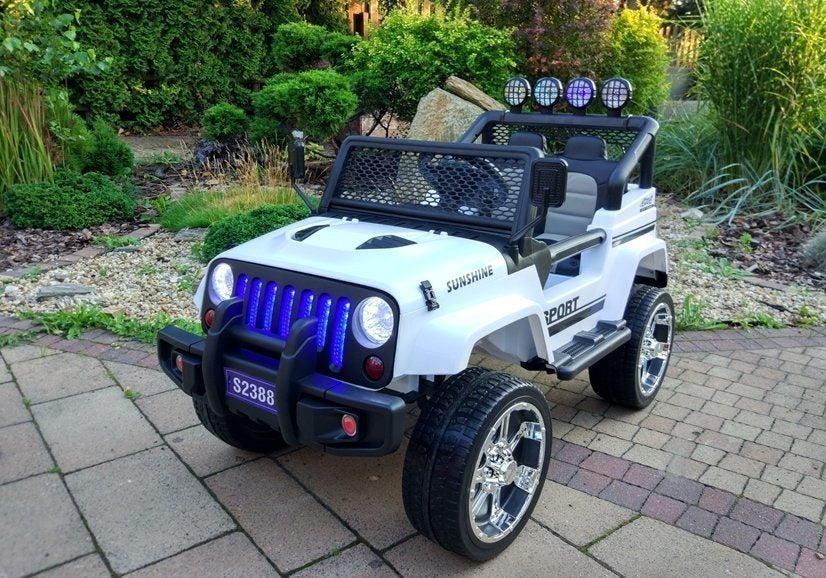 Auto na akumulator S2388 Jeep 4x4 - bijeli