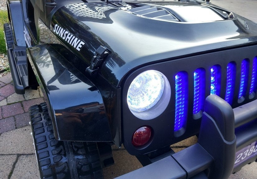 Auto na akumulator S2388 Jeep 4x4 - crni