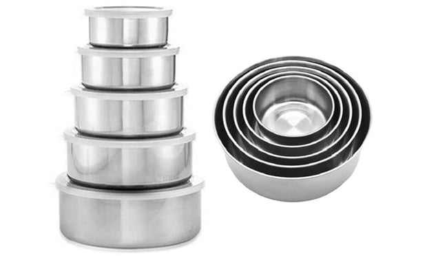 Set od 5 metalnih posuda sa plastičnim poklopcima