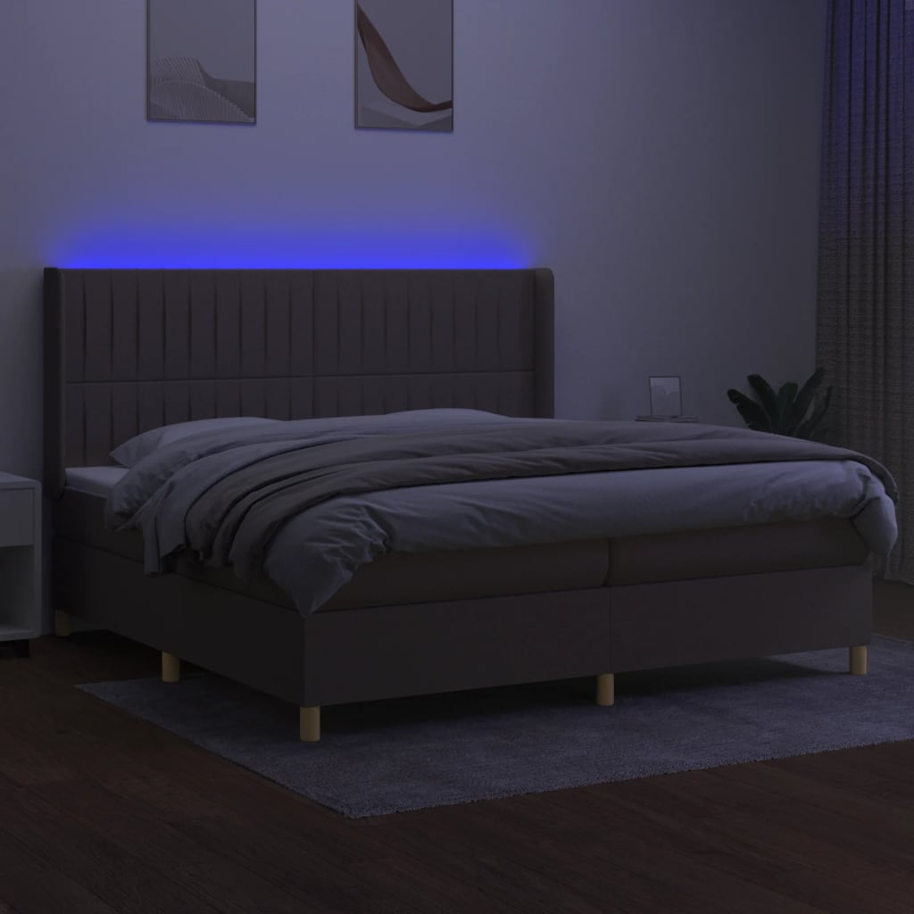 Krevet box spring s madracem LED smeđesivi 200x200 cm tkanina