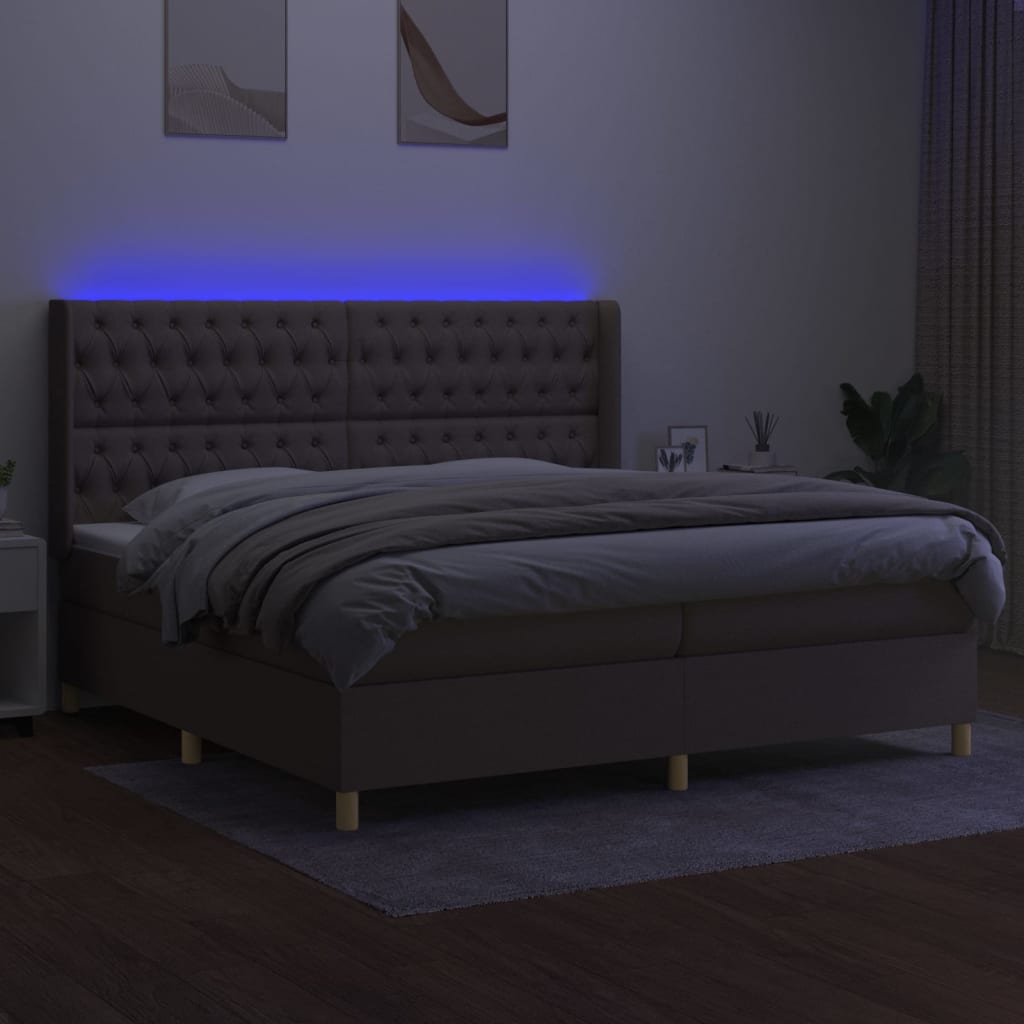 Krevet box spring s madracem LED smeđesivi 200x200 cm tkanina