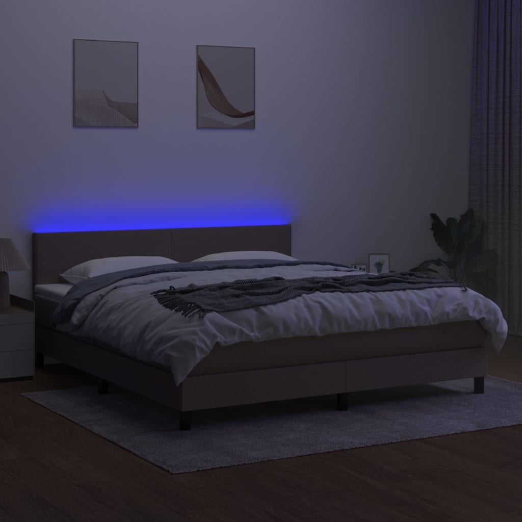 Krevet box spring s madracem LED smeđesivi 180x200 cm tkanina