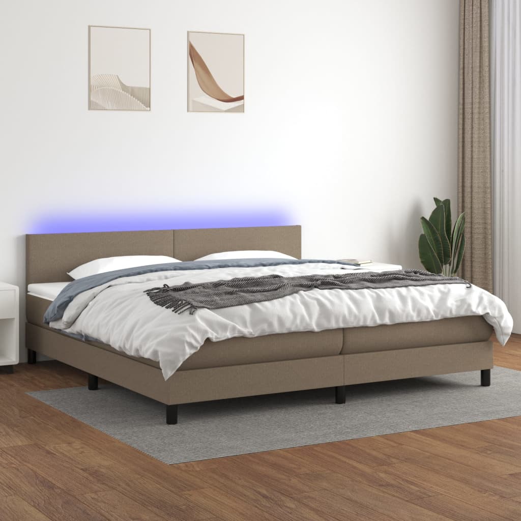 Krevet box spring s madracem LED smeđesivi 200x200 cm tkanina