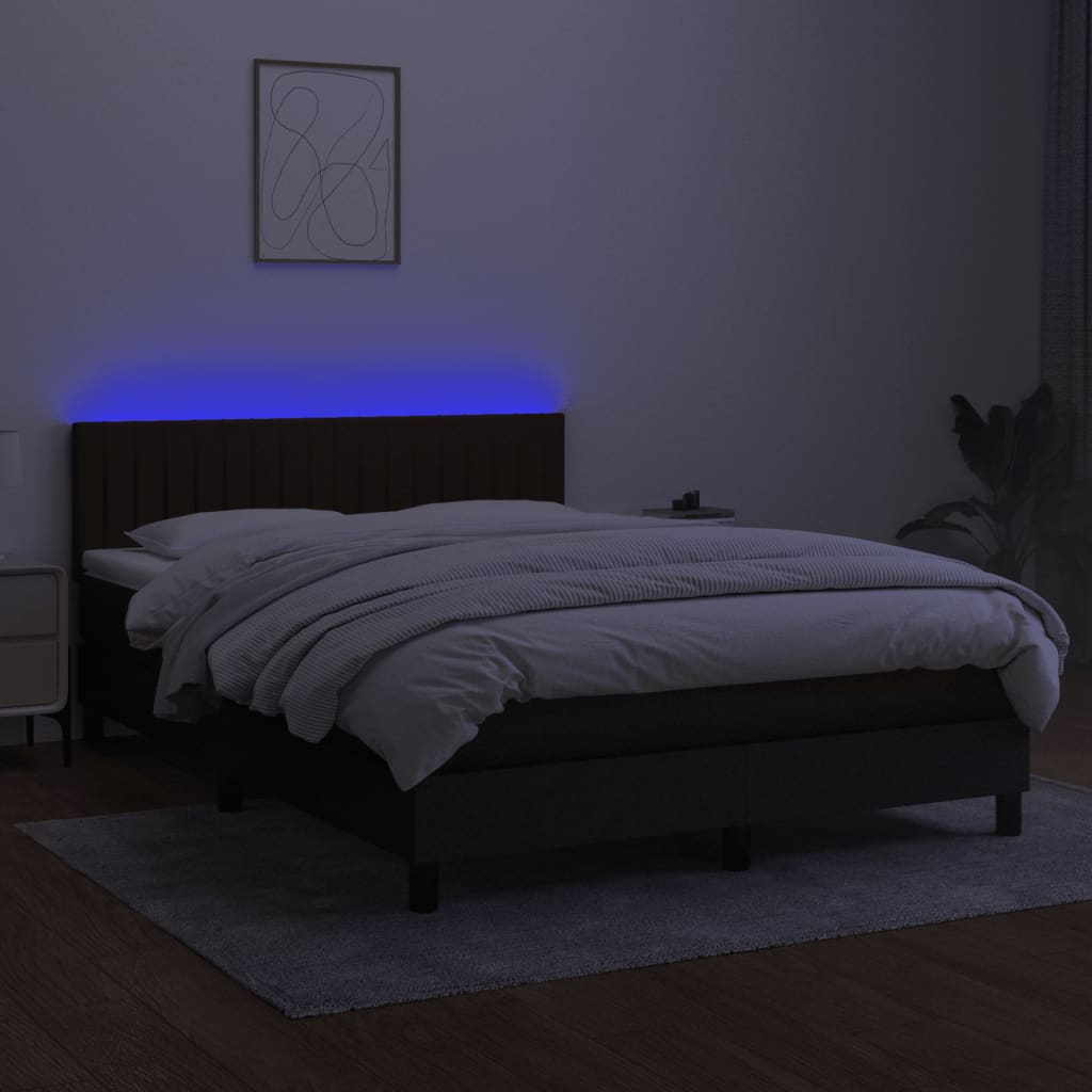 Krevet box spring s madracem LED crni 140x200 cm od tkanine