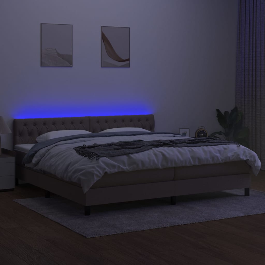 Krevet box spring s madracem LED smeđesivi 200x200 cm tkanina