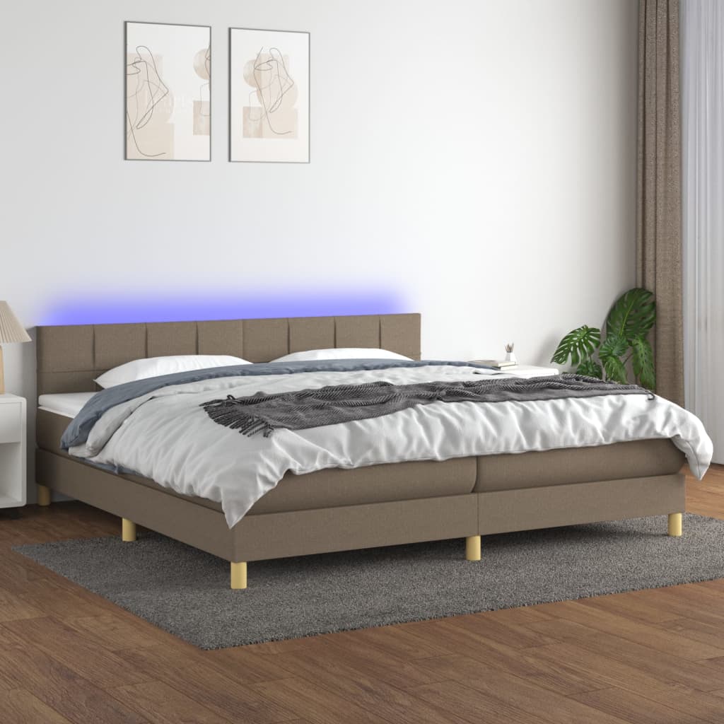 Krevet box spring s madracem LED smeđesivi 200x200 cm tkanina