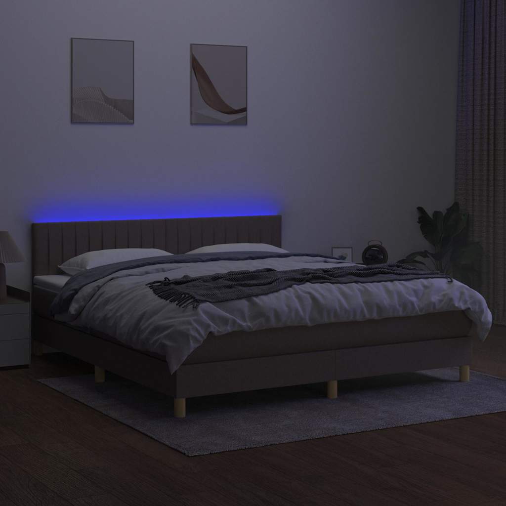 Krevet box spring s madracem LED smeđesivi 180x200 cm tkanina