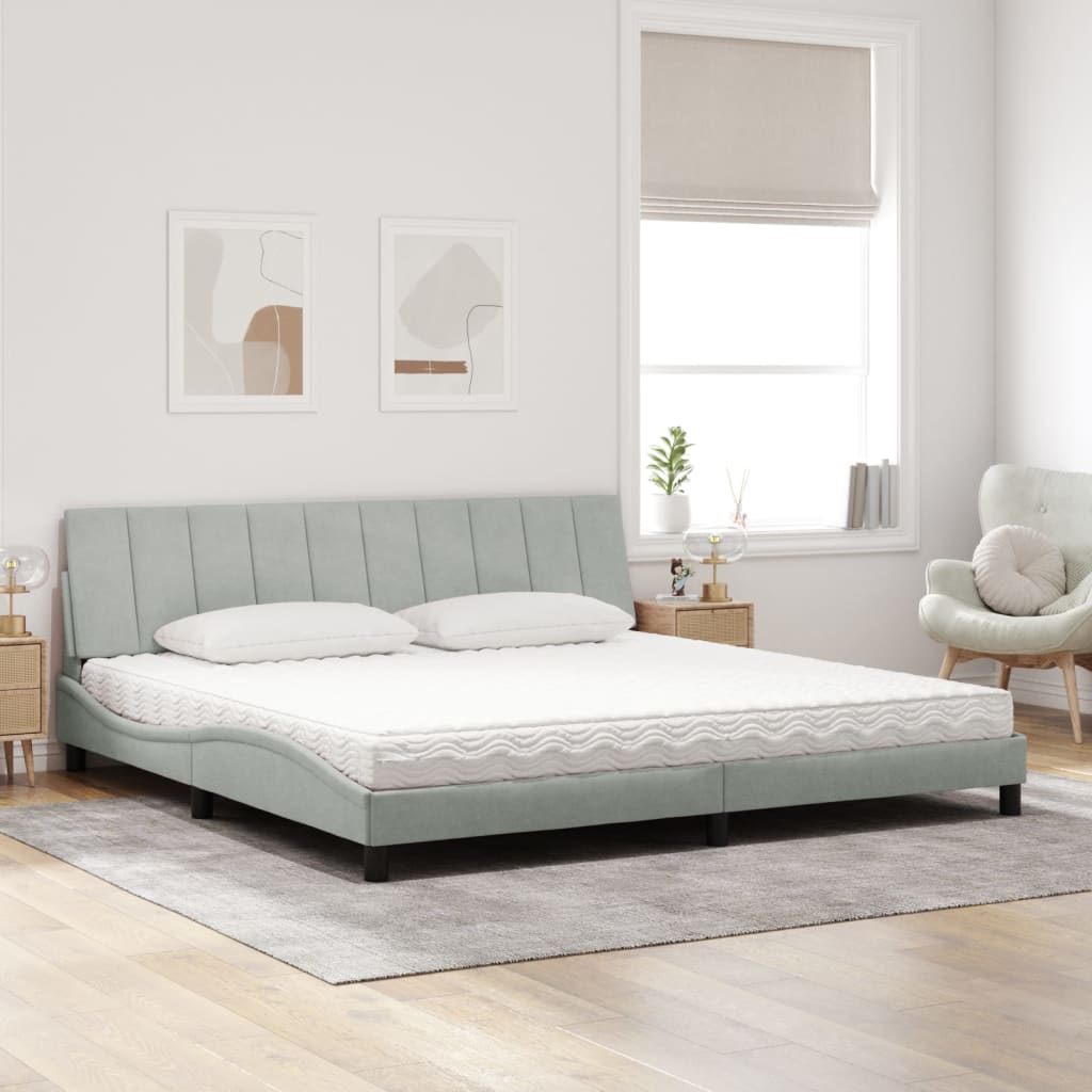 Krevet s madracem Hanko svjetlosivi 200x200 cm baršunasti