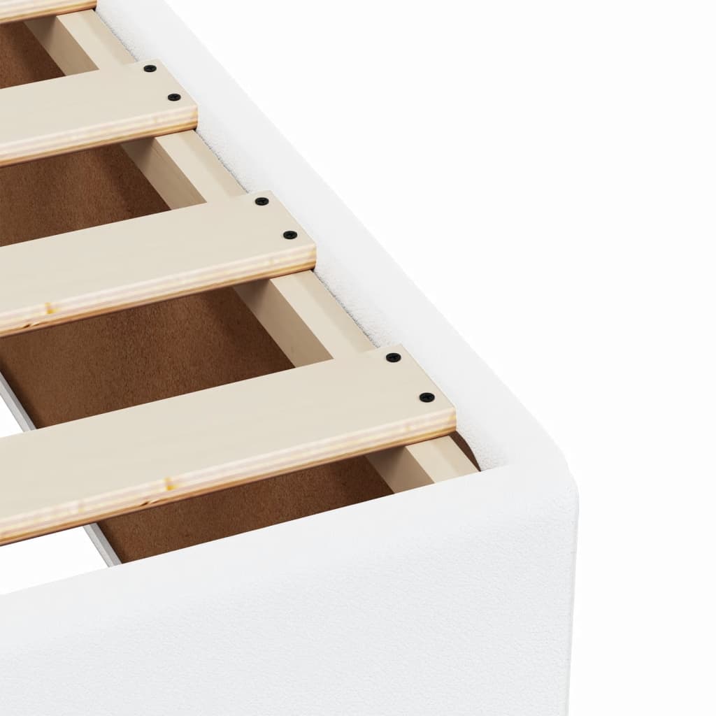 Krevet s oprugama i madracem bijeli 200x200 cm umjetna koža