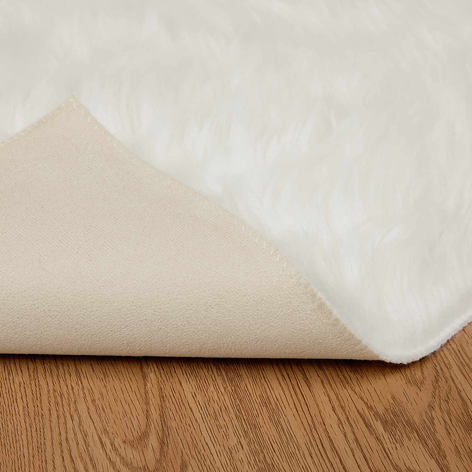 Tepih od umjetne ovčje kože TAFALLA Bijela 160 x 230 cm