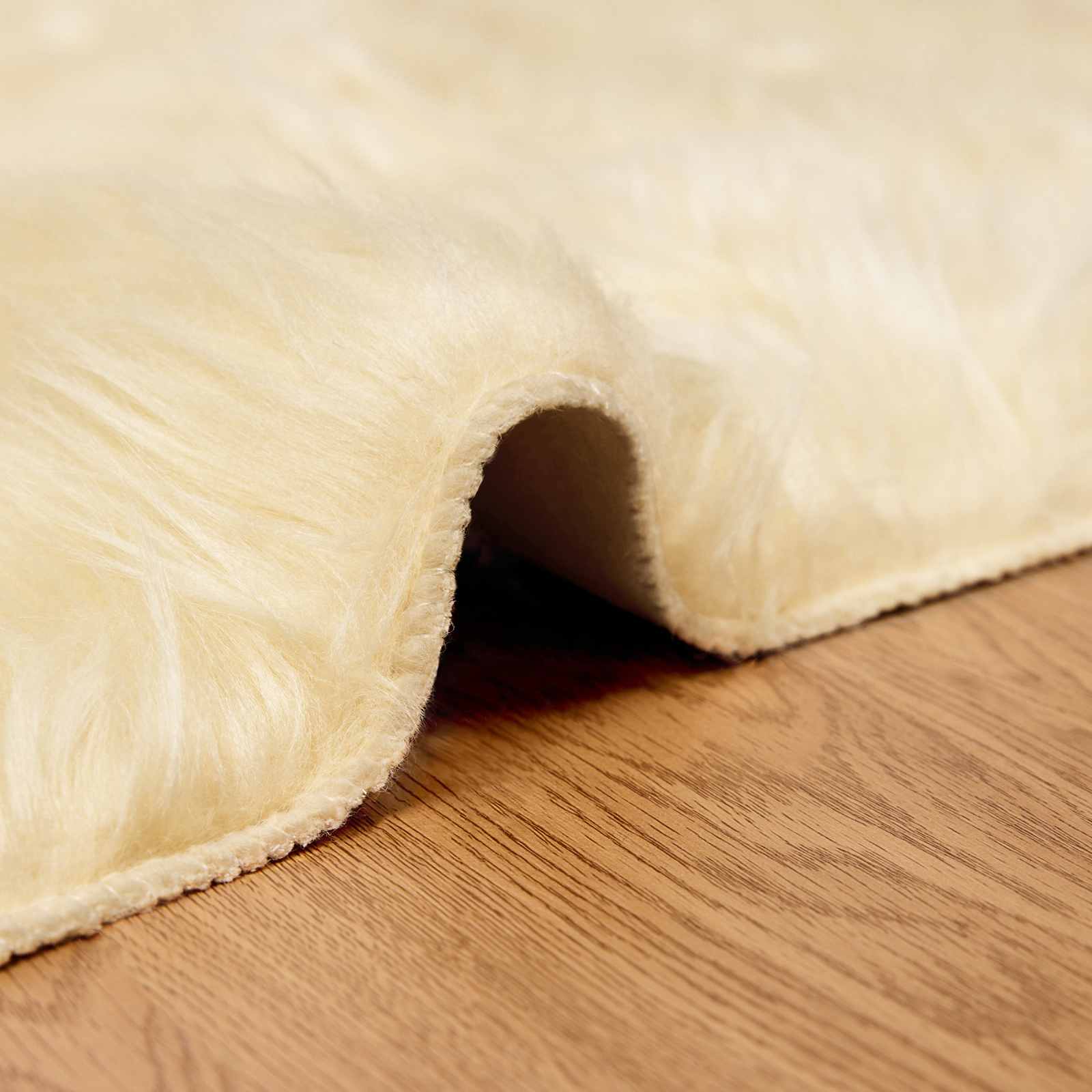 Tepih od umjetne ovčje kože TAFALLA Krem 120 x 120 cm Poliester