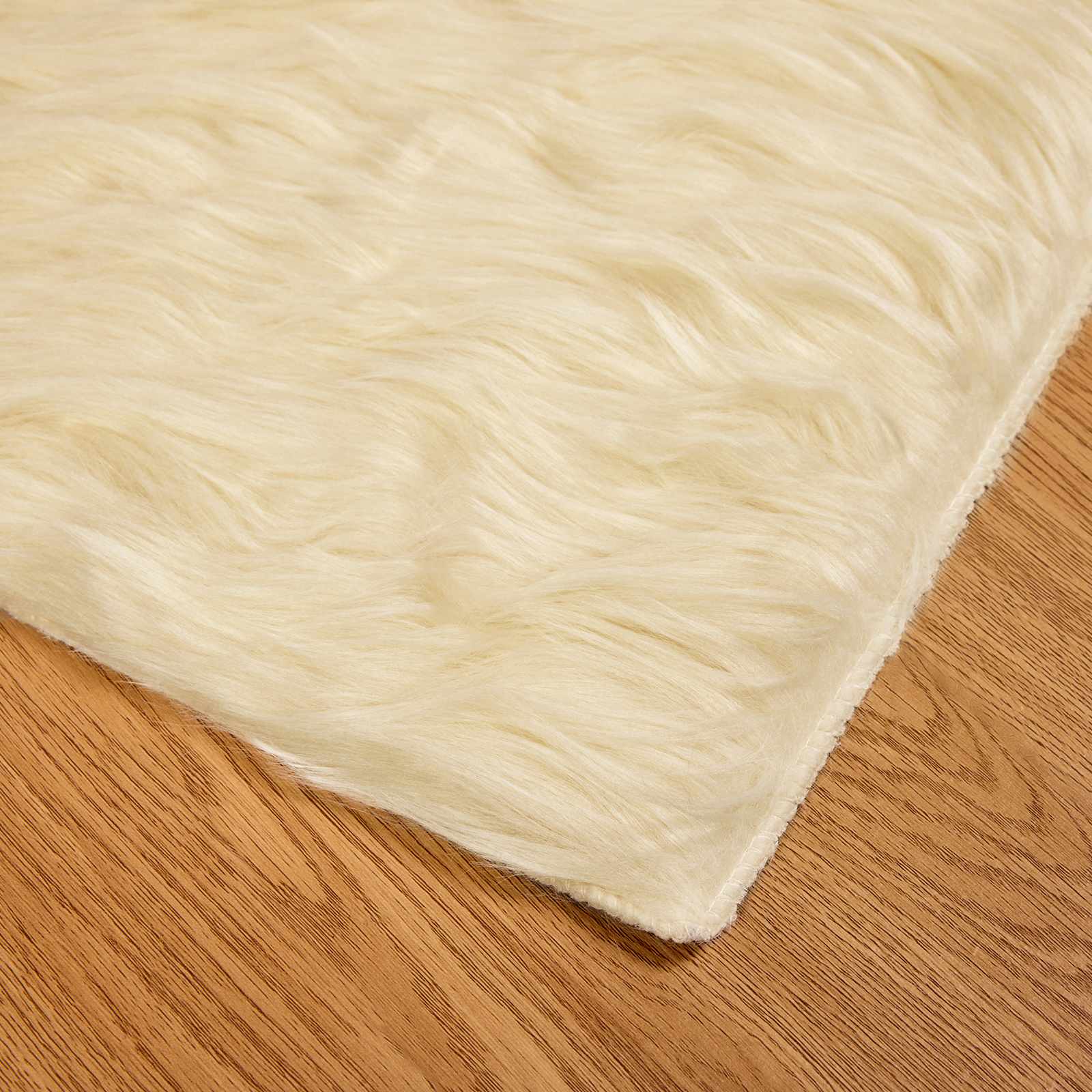 Tepih od umjetne ovčje kože TAFALLA Krem 120 x 120 cm Poliester