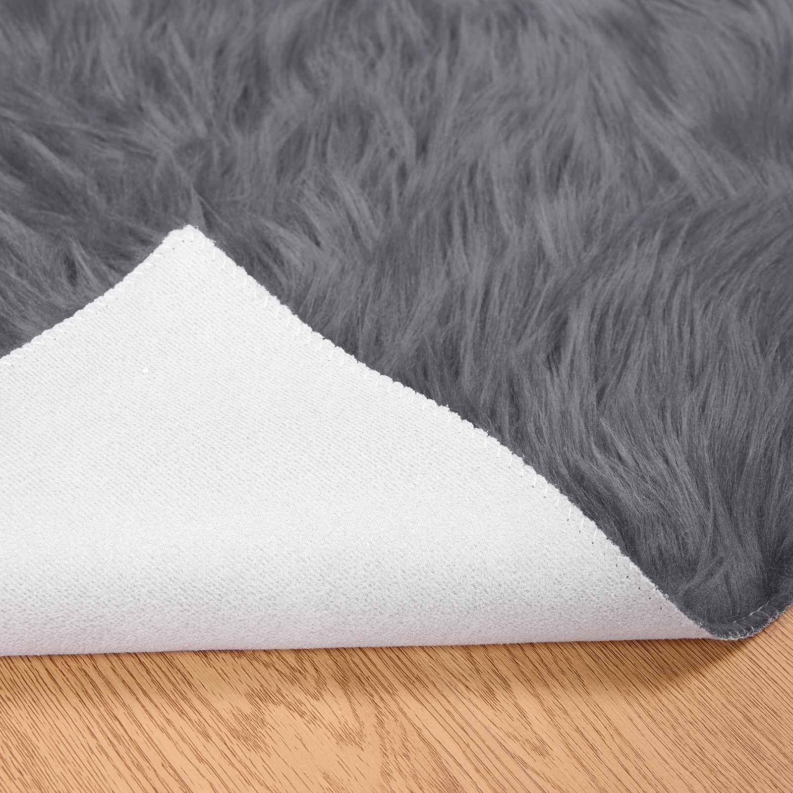 Tepih od umjetne ovčje kože TAFALLA Antracit 80 x 250 cm
