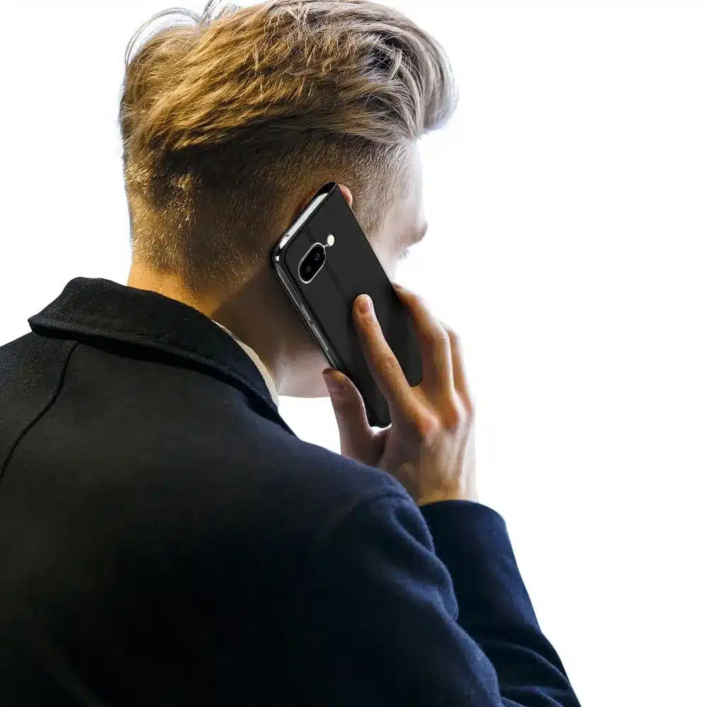 DUX DUCIS SKIN PRO preklopna futrola za iPhone 16e (SE 4 2025) crna