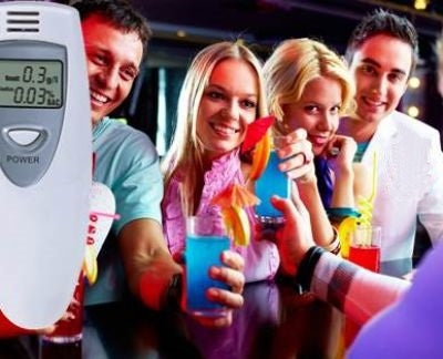 Digitalni alkohol tester za provjeru promila alkohola u krvi