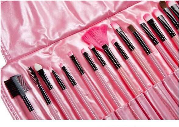 24-delni set kistova za šminkanje u roze boji