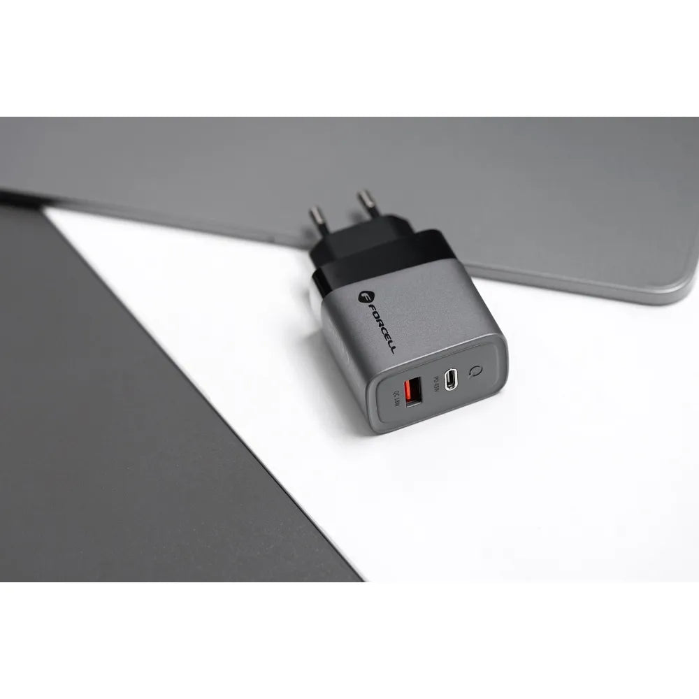 Forcell F-Energy GaN mrežni punjač - 45 W s priključcima: USB C i USB A s PD i QC 4.0 punjenjem