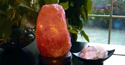 Lampa od kristala himalajske soli